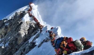 Альпинисты из Швейцарии и США стали первыми жертвами сезона на Эвересте