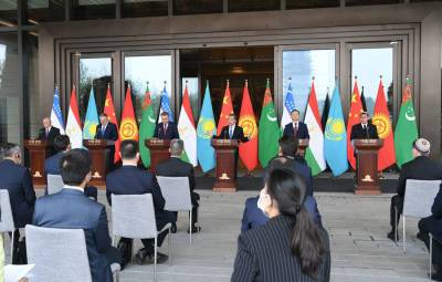 Главы МИД Китая и стран Центральной Азии обсудили сотрудничество