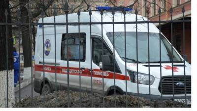 В Петербурге 11-летний мальчик попал в больницу после наезда на него машины