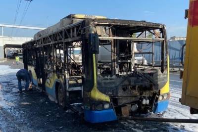 Появилось видео горящего в Рязани троллейбуса