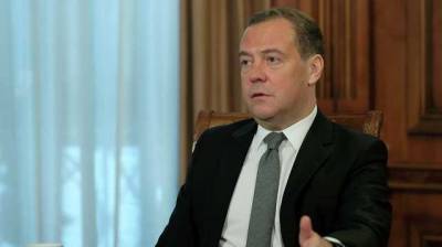 Медведев грубо прокомментировал дело Медведчука-Козака и заявил о "политическом слабоумии" в Украине