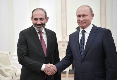 Путин обсудил с Пашиняном ситуацию на границе Армении и Азербайджана