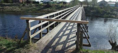Жители деревни в Карелии на свой страх и риск открыли аварийный мост, не дождавшись ремонта (ФОТО)