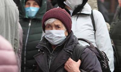 В Госдуме предложили выплачивать пенсионерам по 10 тысяч рублей на покупку защитных масок