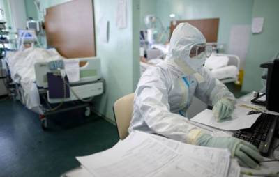 Новый скачок коронавируса в России: за сутки выявлено 9 462 заразившихся