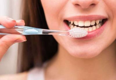 Стоматолог назвал популярные ошибки при чистке зубов