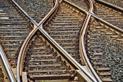 Нарушения выявили на трех железнодорожных переездах в Псковской области
