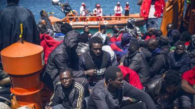 Тунис отказался строить лагеря для мигрантов
