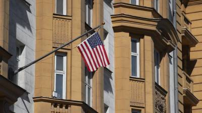 Посольству США сообщили о планах России отложить запрет на наем иностранцев