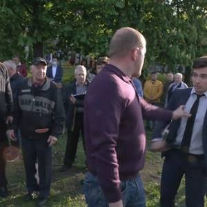 В Харькове на журналиста напала охрана мэра. Фото. Видео