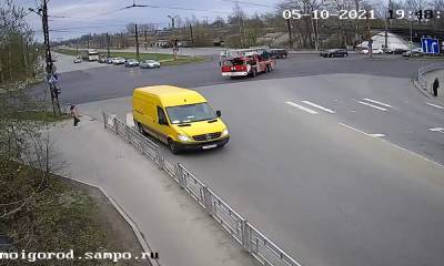 В Петрозаводске еще один водитель не пропустил пожарную машину