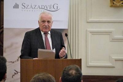 Бывшего президента Чехии еще раз оштрафовали за нарушение карантина
