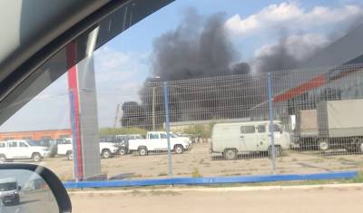 В Тюмени на Тимофея Чаркова горожане заметили густой черный дым от пожара