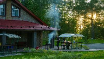 В МФЦ Петербурга разрешили менять статус садовых домов