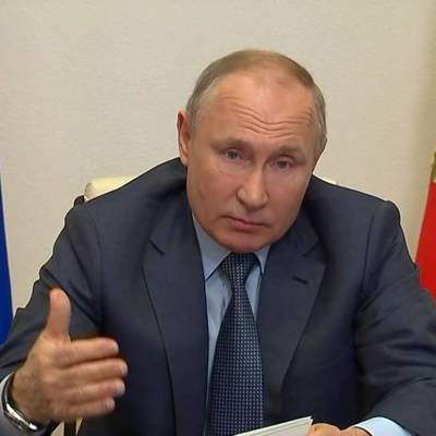 Владимир Путин считает, что Украину стараются превратить в антипод России