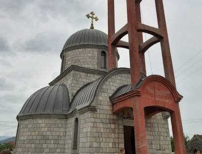 В Черногории албанские дети на православный праздник закидали...