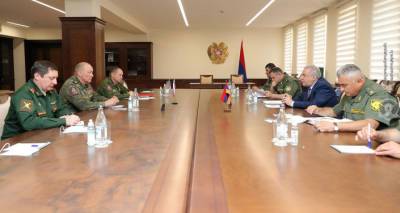 И.о. главы Минобороны Армении и командующий ЮВО обсудили ситуацию в Сюнике