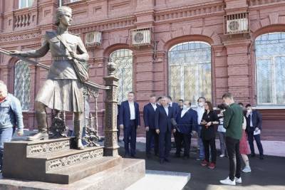 Новый памятник появился в Саратове - saratov.mk.ru - Саратов