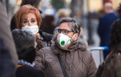 Без масок на улице: в Румынии ослабят карантинные ограничения