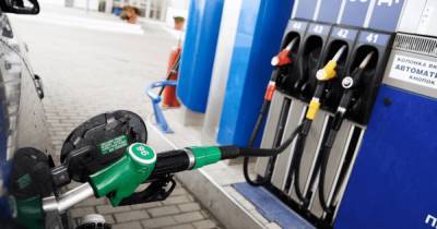 "Вынужденный шаг": Кабмин вводит госрегулирование цен на топливо до конца карантина