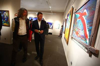 Федор Конюхов провел экскурсию по выставке своих картин в Екатеринбурге