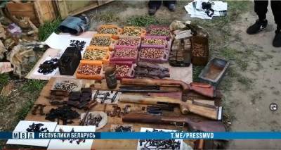 Силовики обнаружили арсенал с оружием и 17 тысячами патронов в Могилеве