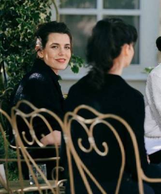 Беседы о вечном: Шарлотта Казираги, Анна Берест, Фанни Арама и Альма Ходоровски на литературной встрече Chanel