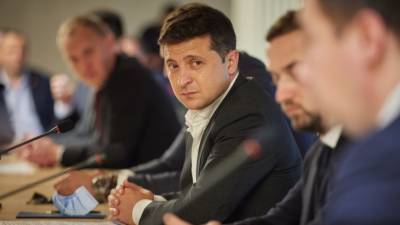 Украинская элита всерьез задумалась об отстранении Зеленского от обязанностей