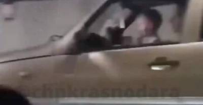 На скоростной трассе в Сочи засняли ребёнка за рулём машины