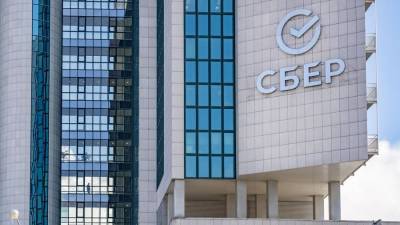 «Сбер» заявил о росте средней месячной зарплаты в России