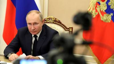 «Медленно, но верно превращают в антипод России»: Путин прокомментировал действия властей Украины против оппозиции