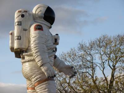 Станут ли снятые в космосе фильмы новым трендом в кино, рассказали космонавт и режиссер
