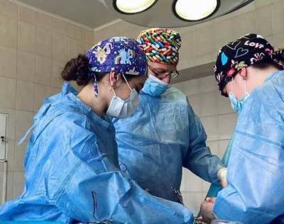 Во Львове женщине удалили 13-киллограмовую опухоль яичника