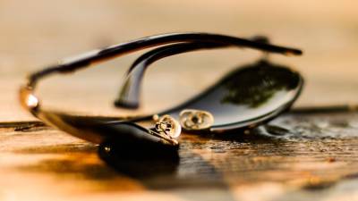 Офтальмолог объяснил, как правильно выбрать солнцезащитные очки