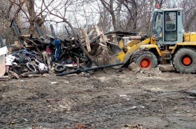 Десятки тонн мусора вывезли городские службы со стихийных сокольских помоек