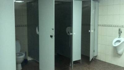 В Москве задержали гея, который подглядывал за мужчинами в общественных туалетах