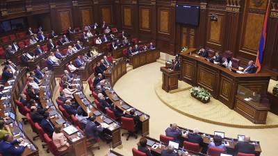 Парламент Армении принял заявление о «кризисной ситуации в приграничных районах»