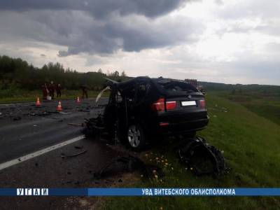 Водитель и пассажир БМВ погибли при столкновении с фурой возле Лепеля