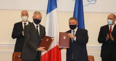 Украина и Франция подписали четыре соглашения на более 1,3 миллиарда евро
