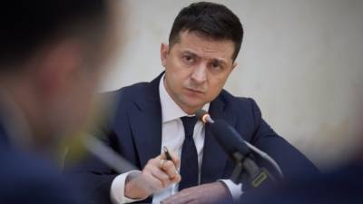 Зеленский лично просил министров писать заявления об отставке, – СМИ