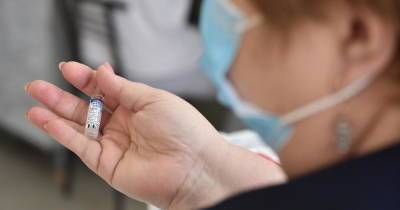 Названа стоимость российских вакцин от коронавируса