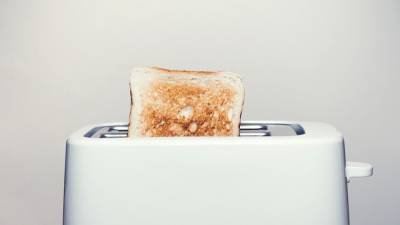 Занимающаяся производством тостеров японская компания выпустит 5G смартфон