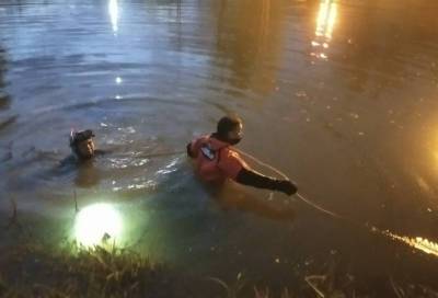 Спасатели достали из воды тело утонувшего 12-летнего мальчика в Гатчинском районе