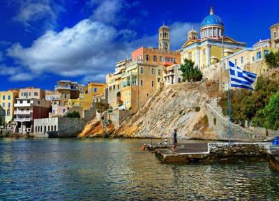 Греция разрешила въезд в страну для российских туристов: при каких условиях