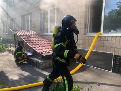 В больнице Одессы вспыхнул пожар: людей эвакуировали