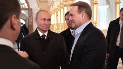 Политолог назвал цели преследования Медведчука на Украине