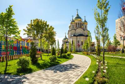 В Ставрополе высадили тысячи деревьев и десятки тысяч цветов