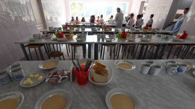 Почти 50% жалоб родителей на горячую линию по питанию школьников связаны с остывшей едой