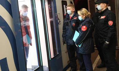 Пассажиров московского метро оштрафовали на 2 млрд рублей за нарушение масочного режима