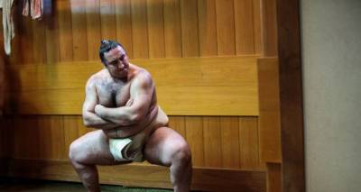 Тотиносин не в форме – грузинский сумоист терпит пятое поражение в Токио